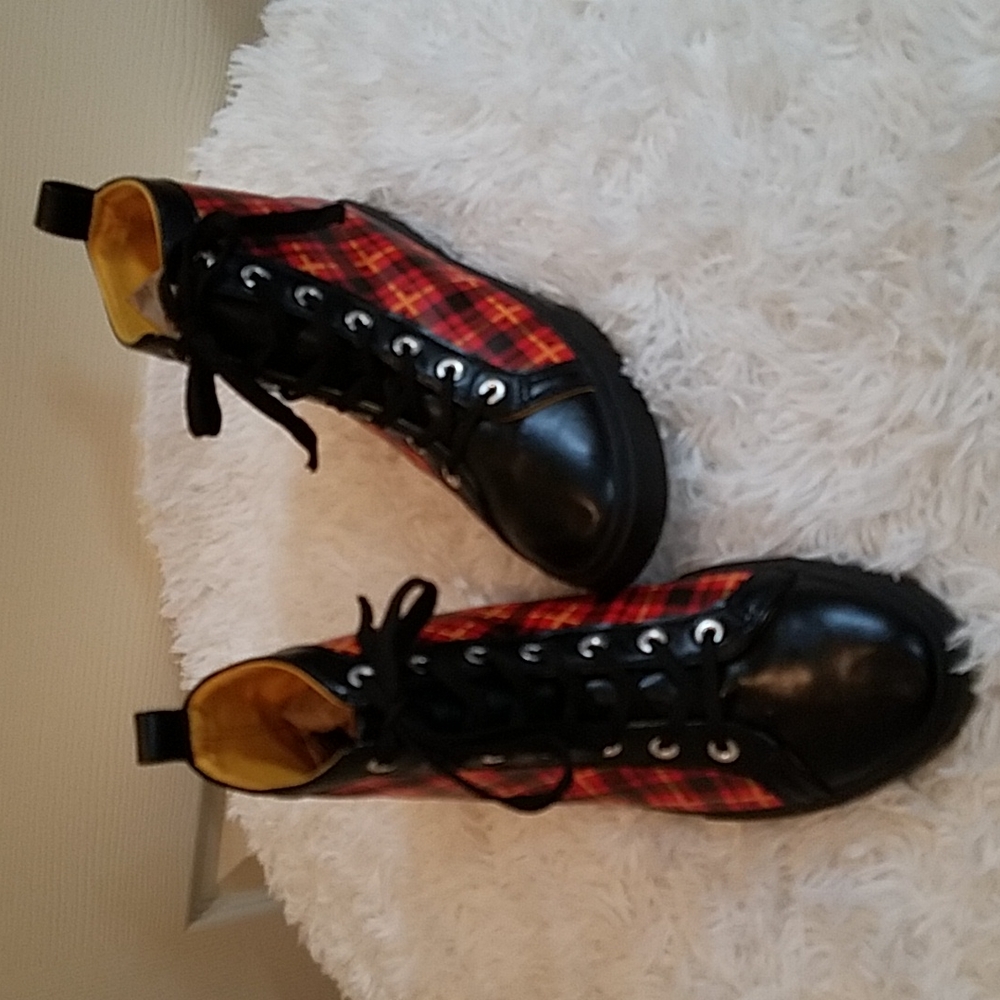 Harry Potter Gryffindor High Top Sneakers